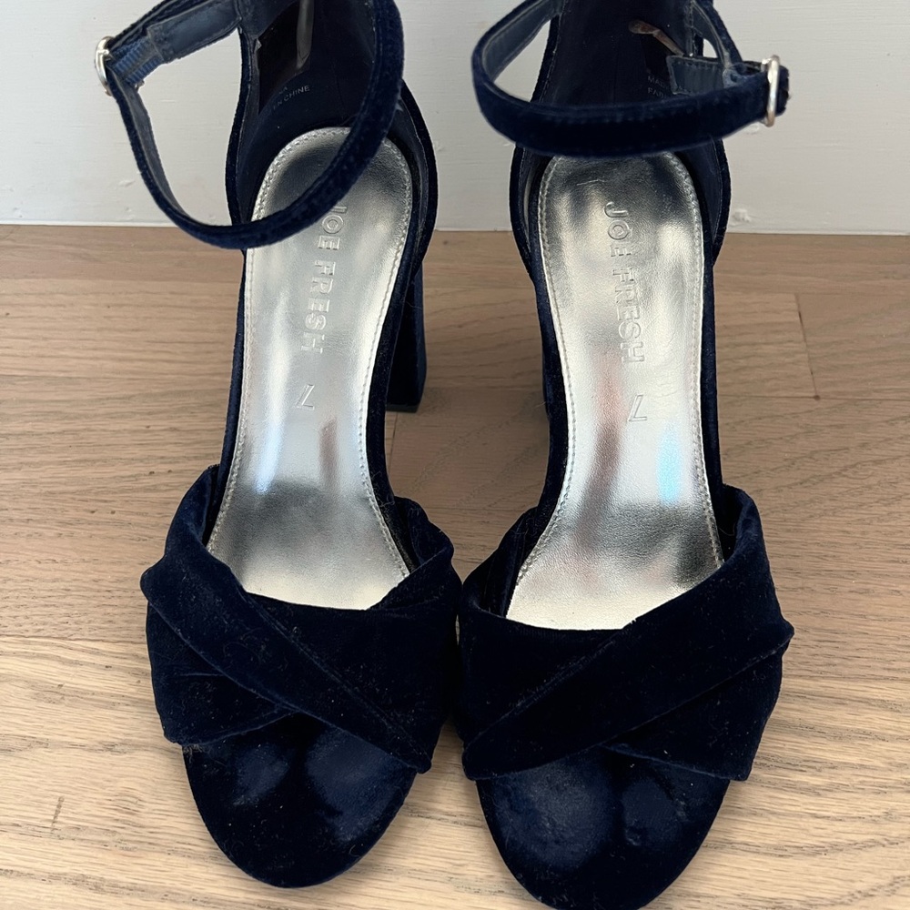 Joe Fresh Women's Navy Blue Velvet Heels
